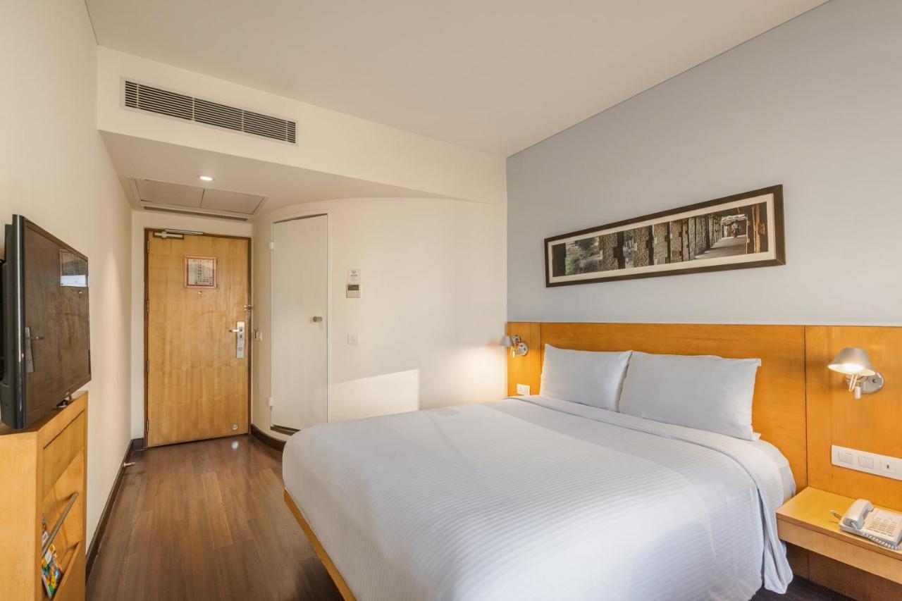 Hotel Ibis Gurgaon Golf Course Road - An Accor Brand Exteriér fotografie