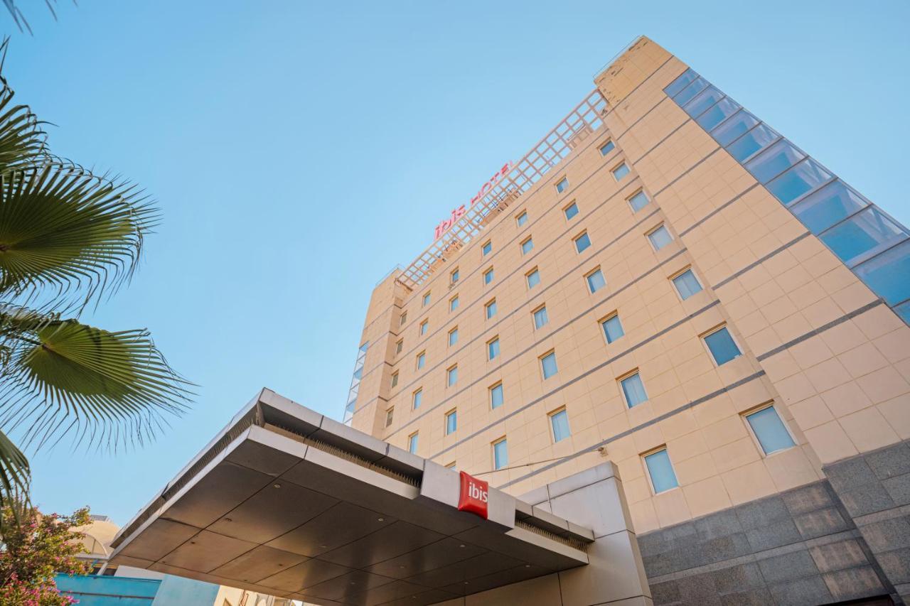 Hotel Ibis Gurgaon Golf Course Road - An Accor Brand Exteriér fotografie
