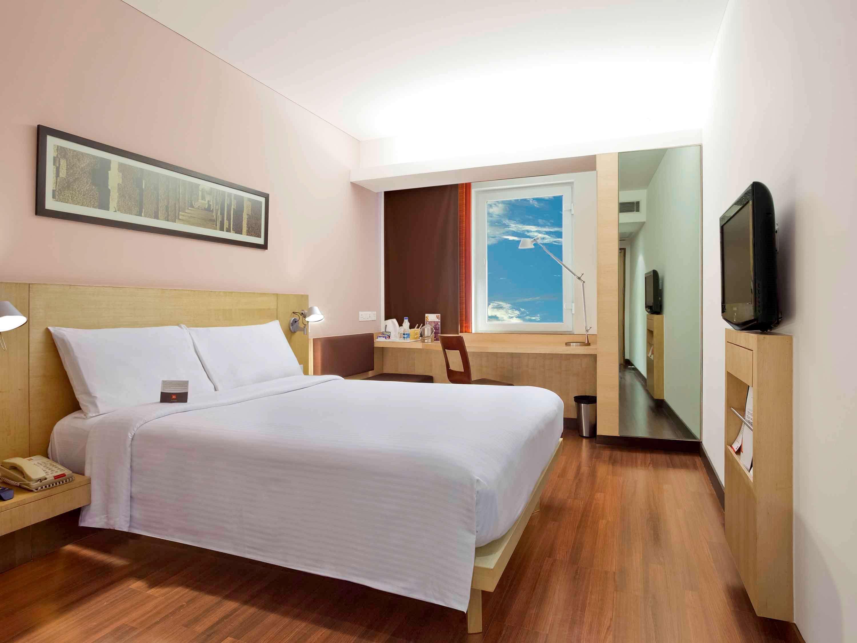 Hotel Ibis Gurgaon Golf Course Road - An Accor Brand Exteriér fotografie